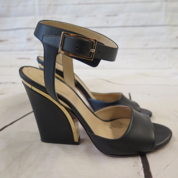Chloe Shoes - Chloe Sandal Black Leather Gold-Trim Chunky